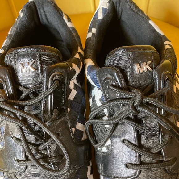 Michael Kors Amanda Trainer in blue black and white - Picture 6 of 11